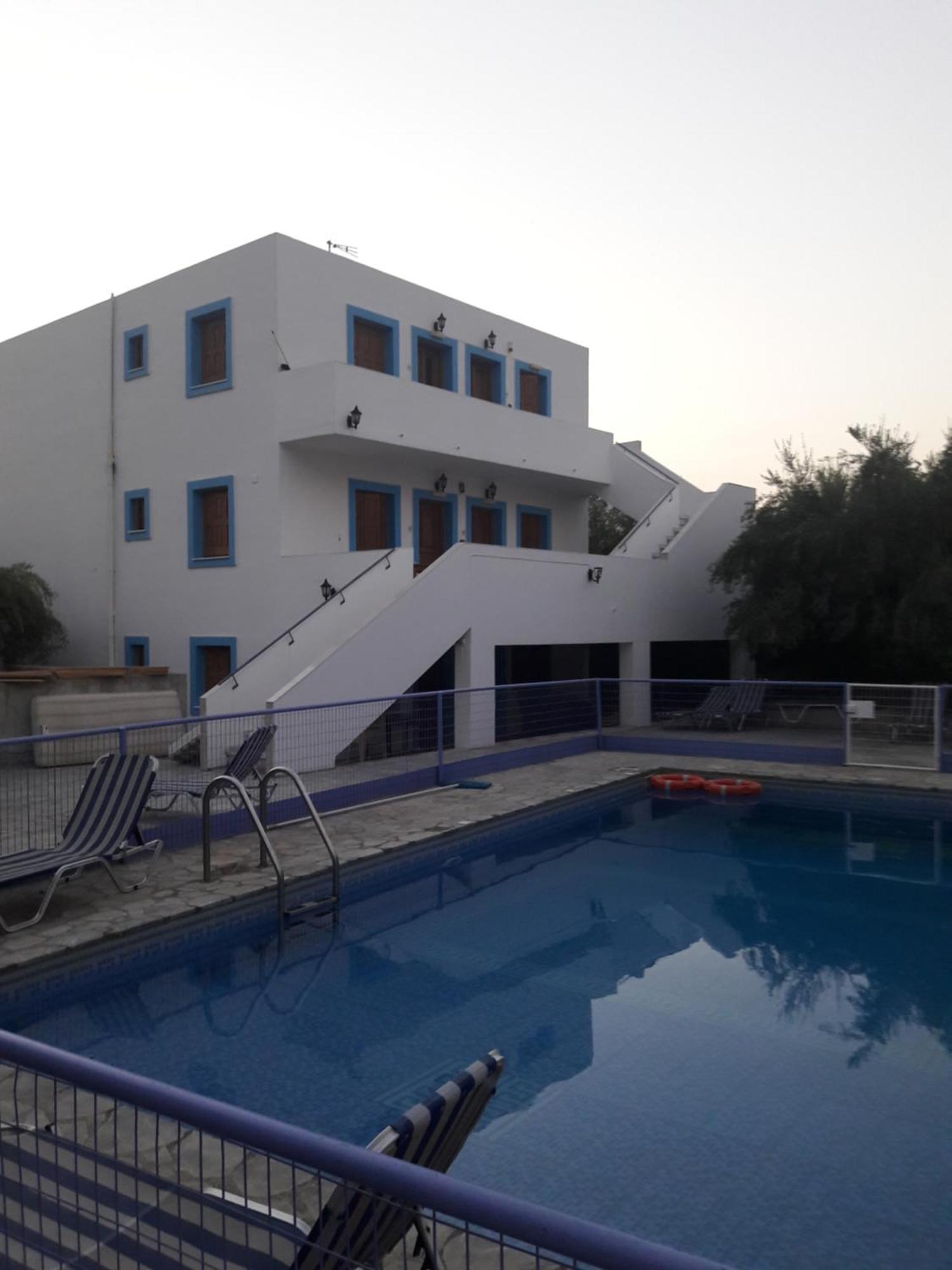 Giannis Apartments By Climbing House Panormos  Экстерьер фото